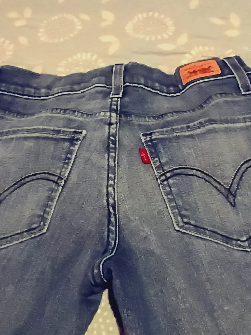Levi's Women's Cropped Slim Jeans in Faded Blue